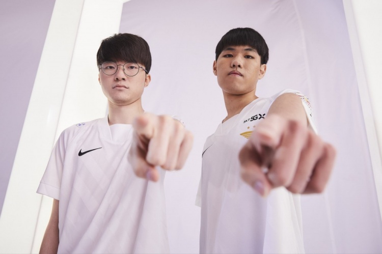 又避免刻意 又避免刻意